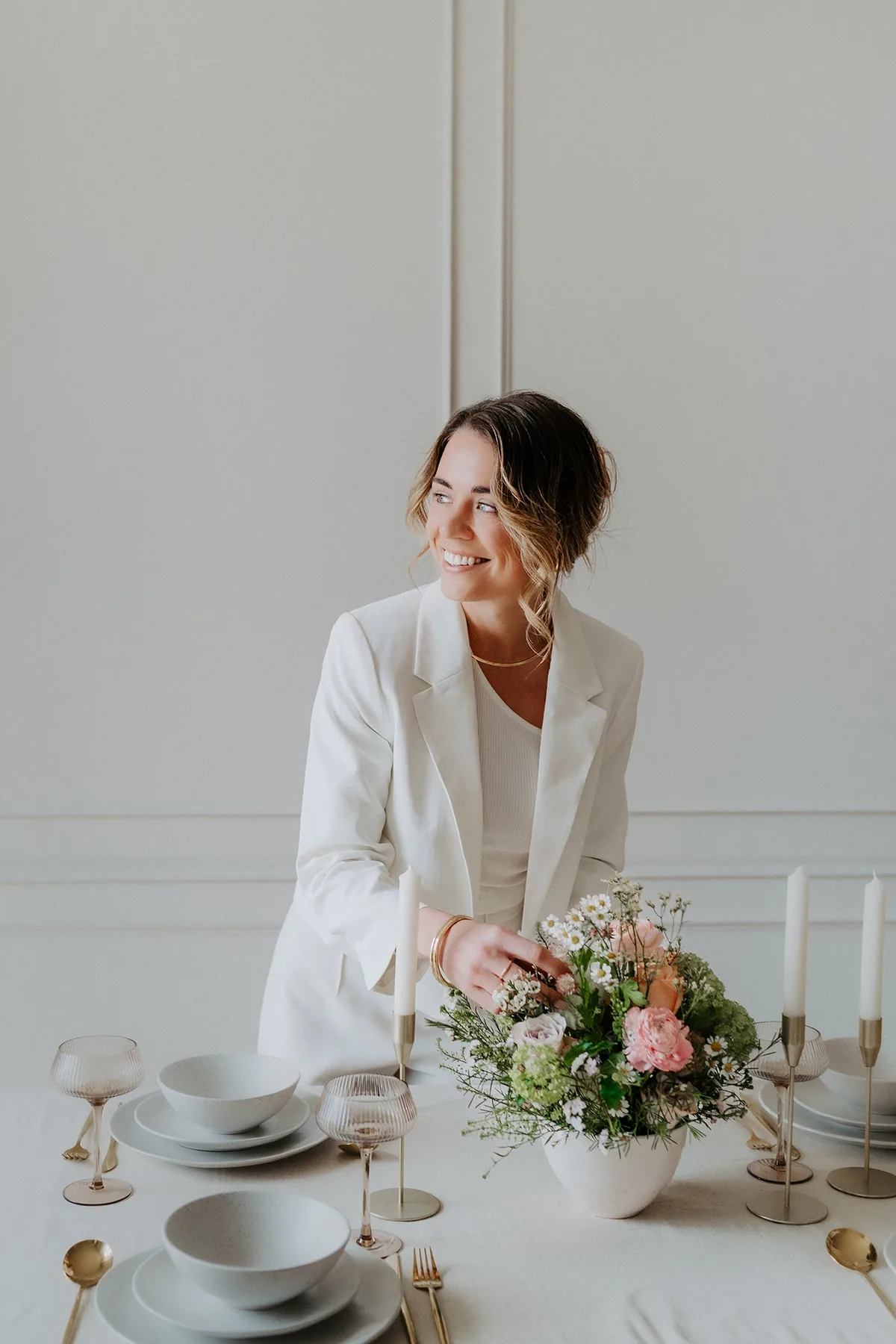 Branding Foto einer Hochzeitsplanerin im Studio